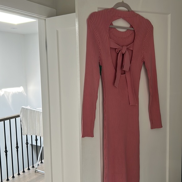 BNWT Beautiful pink STRETCHY sweater dress - Picture 3 of 5